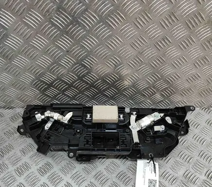 Mitsubishi Outlander Other devices 9499B781 9450A899