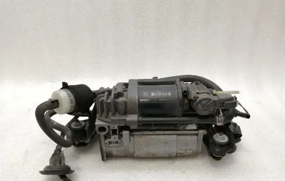 Mercedes-Benz E W212 Air suspension compressor/pump A2123200104 A2123200404