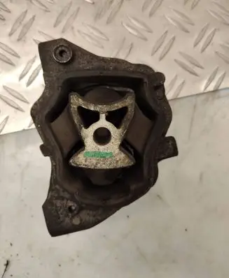 Volvo V60 Engine mount bracket 8g9n6l063