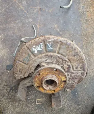 Volkswagen Golf V Front wheel hub spindle knuckle