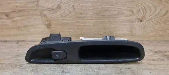 Volvo XC70 Electric window control switch 9472275