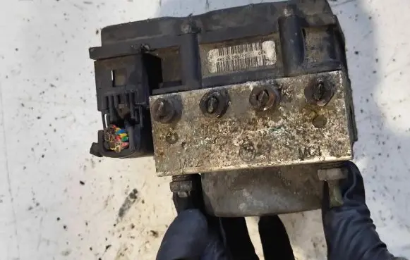 Nissan Note (E11) ABS Pump 0265800518