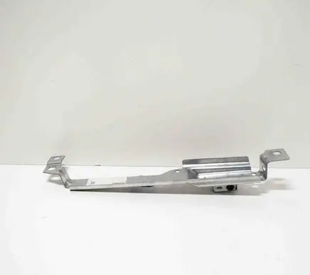 Volvo XC60 Fender mounting bracket 31424581