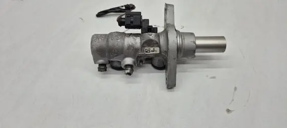 Audi Q3 8U Master brake cylinder 5N0945459A 3C1614019E