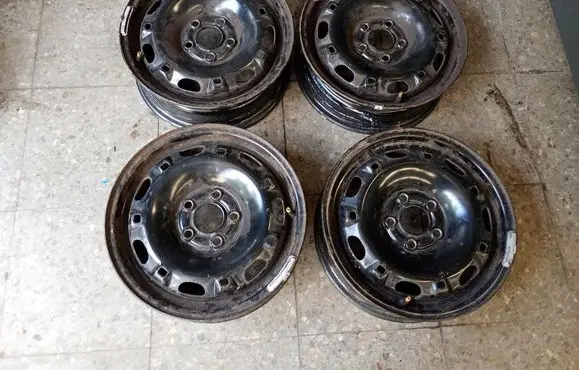 Volkswagen Fox R13 steel rim 