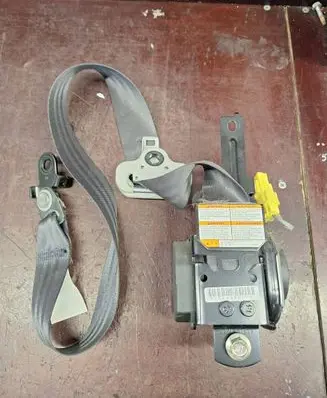 Honda FR-V Front seatbelt NSB094GR03 0433173