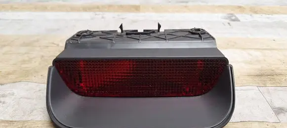 Honda CR-V Third/center stoplight P6369