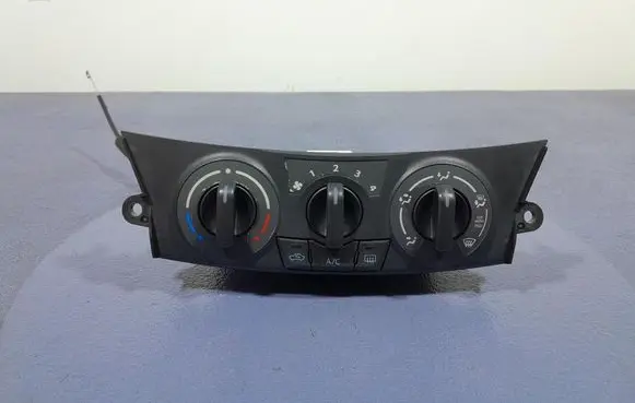 Suzuki Swift II Climate control unit