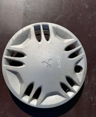 Mitsubishi Colt R14 wheel hub/cap/trim 81280 2223600001