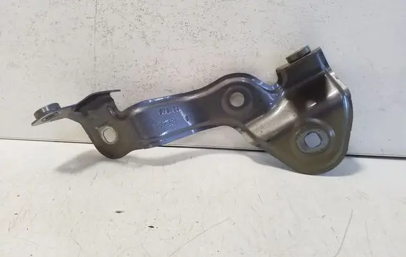 BMW i4 Fender mounting bracket 7486805