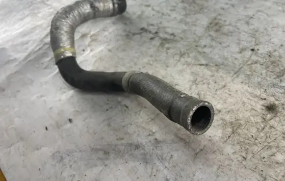 Nissan Patrol Y61 Engine coolant pipe/hose
