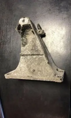 BMW 5 E39 Engine mounting bracket 6753362