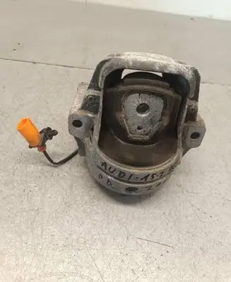 Engine mount bracket