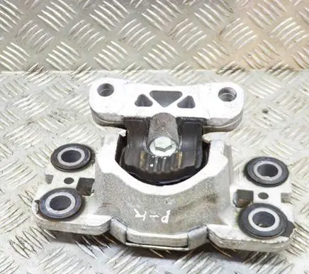 Engine mount bracket