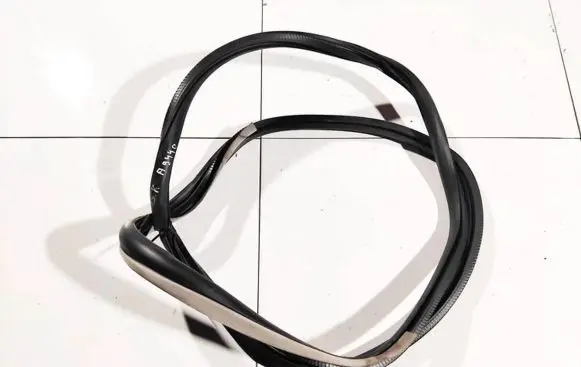 Rubber seal rear door
