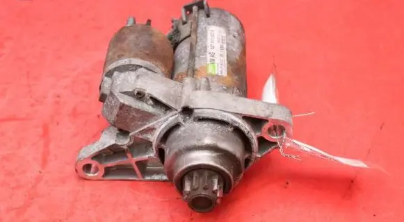 Skoda Fabia Mk2 (5J) Starter motor 02T911023S