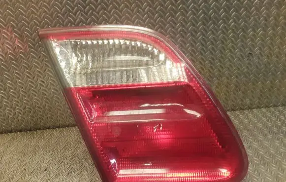 Mercedes-Benz E W210 Tailgate rear/tail lights 2108203964