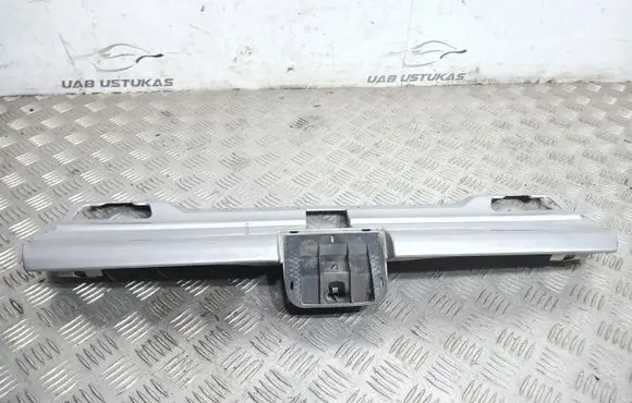 Peugeot 406 Front bumper upper radiator grill 9616258477