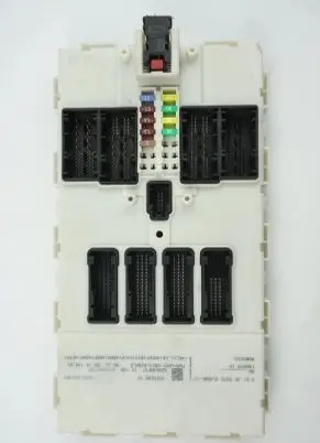 BMW 1 F20 F21 Fuse module 9315686