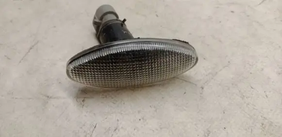 Mazda CX-7 Front fender indicator light