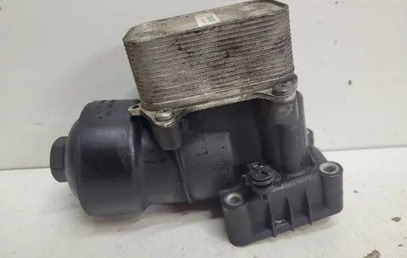 Volkswagen Tiguan Oil filter mounting bracket 03L117021C