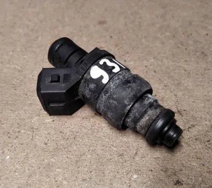 Audi A6 S6 C5 4B Fuel injector 078133551AC