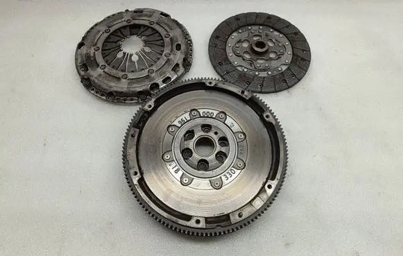 Volkswagen Transporter - Caravelle T5 Clutch set kit 3082001787