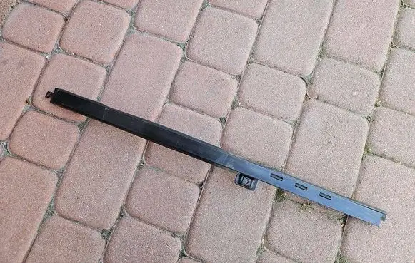 Opel Corsa E Front door glass trim molding OPELCZESCI.com-C2