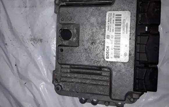 Renault Megane II Engine control unit/module 0281011969 8200311539