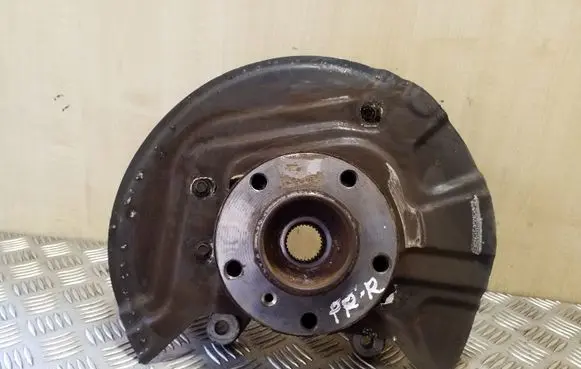 BMW X3 E83 Front wheel hub