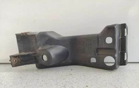 Audi A8 S8 D3 4E Front bumper mounting bracket 4E0853922D
