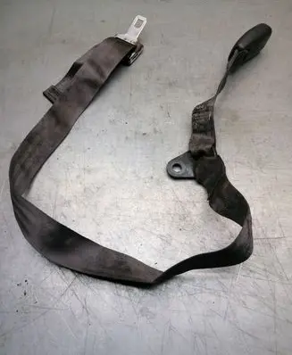 Chrysler 300M Middle seatbelt (rear) 