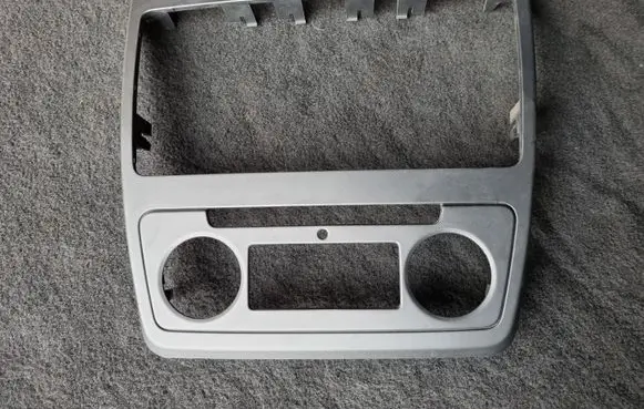 Radio/GPS head unit trim