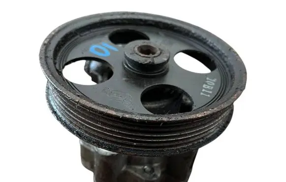 Opel Insignia A Power steering pump 55563329