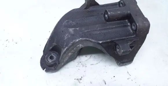 Mercedes-Benz CLS C218 X218 Engine mounting bracket A6512230004