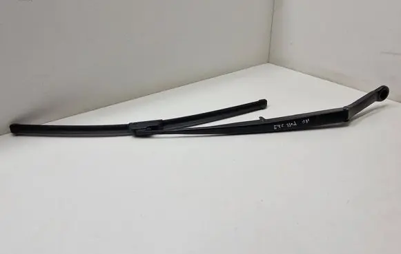 BMW 3 E46 Windshield/front glass wiper blade 7003932