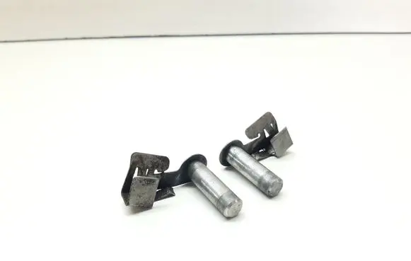 BMW X3 E83 Gear shift cable bracket 