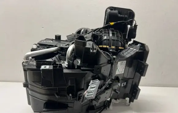 Renault Captur II Interior heater climate box assembly 272708569R 5CM9300377