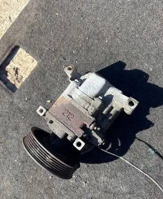 Mazda 3 I Air conditioning (A/C) compressor (pump) C1323767