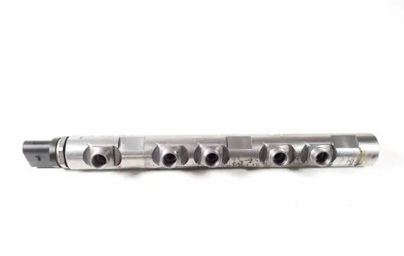 Mini Cooper Countryman R60 Fuel main line pipe 7823460