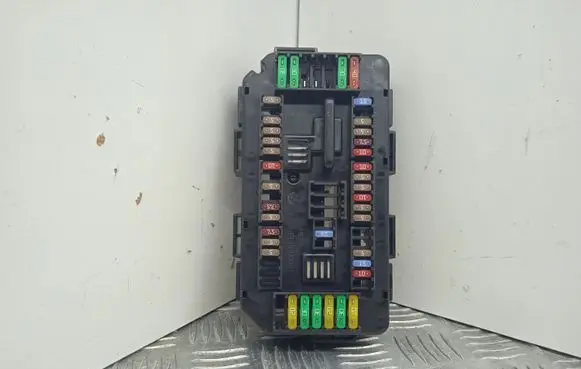 BMW 4 F36 Gran coupe Fuse box set 9389068