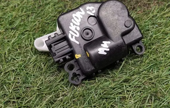 Ford Fusion II Air flap motor/actuator DG9H19E616AA