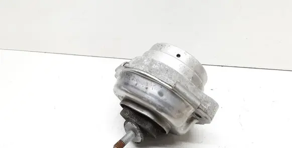BMW X5 E53 Engine mount bracket 6758444
