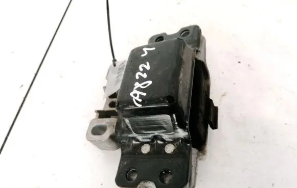 Volkswagen Golf V Engine mount bracket 1K0199555