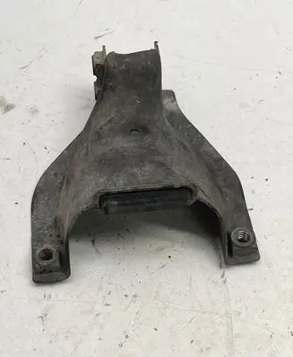 Audi A4 S4 B8 8K Engine mounting bracket 8K0399060
