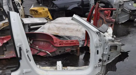 Volvo V60 Side car body part 