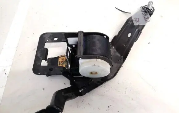 Mazda 5 Middle seatbelt (rear) 