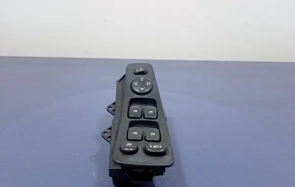 Chrysler Pacifica Electric window control switch 04685980AE