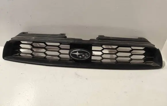 Subaru Impreza II Front grill 91121FE000 91122FE000