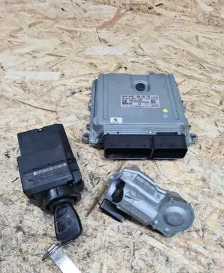 Mercedes-Benz Vito Viano W639 Engine ECU kit and lock set A6461500878 1039S19292 0281013786